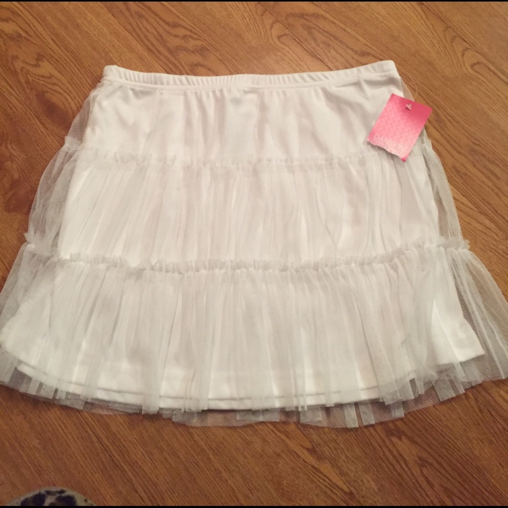SOLD 💜BRAND NEW WHITE DANSKIN SKIRT