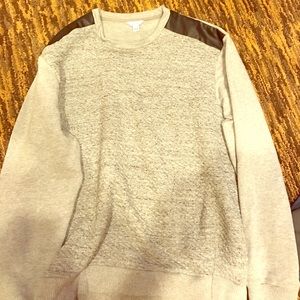 Calvin Klein Crewneck Sweater x Black Shoulders