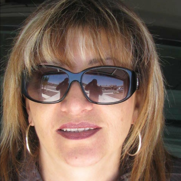 Meet your Posher, Ruz - Picture 2 of 2