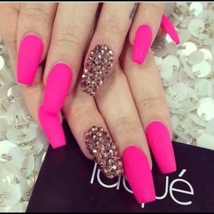 Meet your Posher, Laura