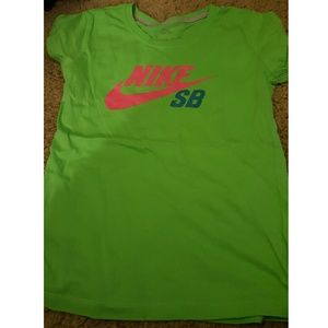 Girls Nike Shirt