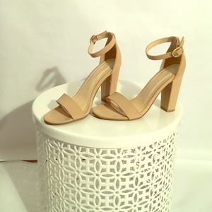Nude Pump