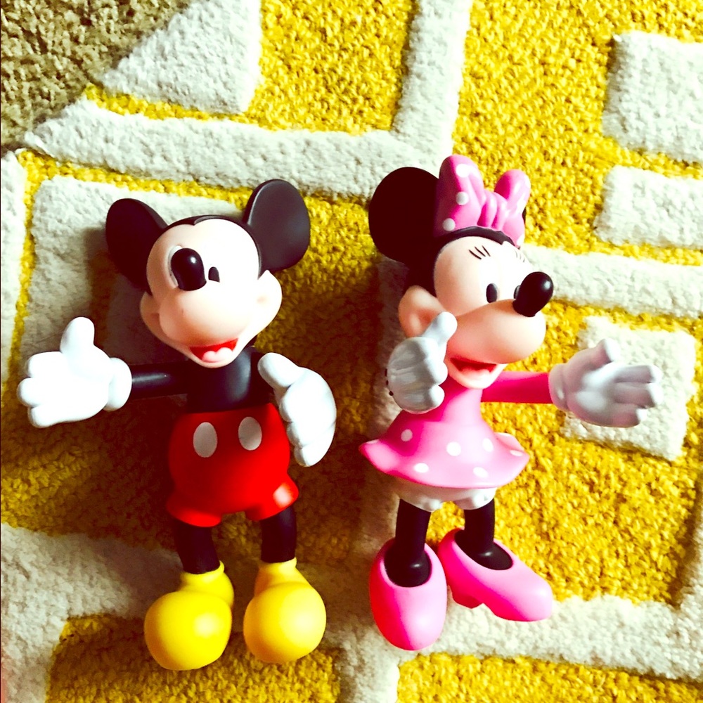Disney Mickey Minnie figurines NWOT
