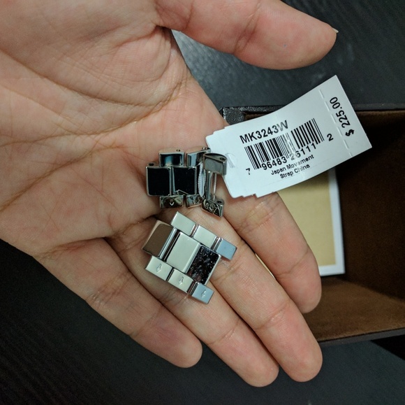 Michael Kors Blake Silver Tone Watch - Picture 4 of 5