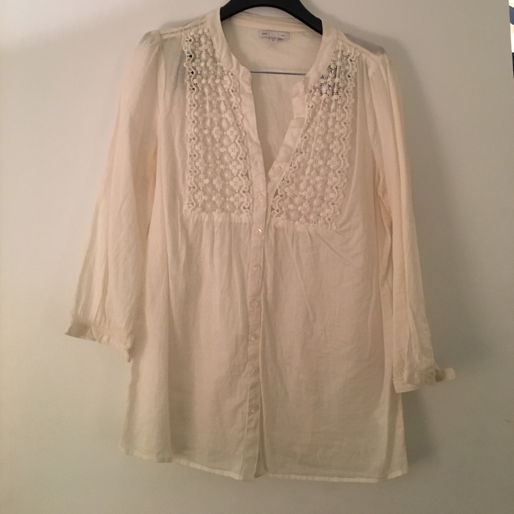 Gap blouse with lace detail