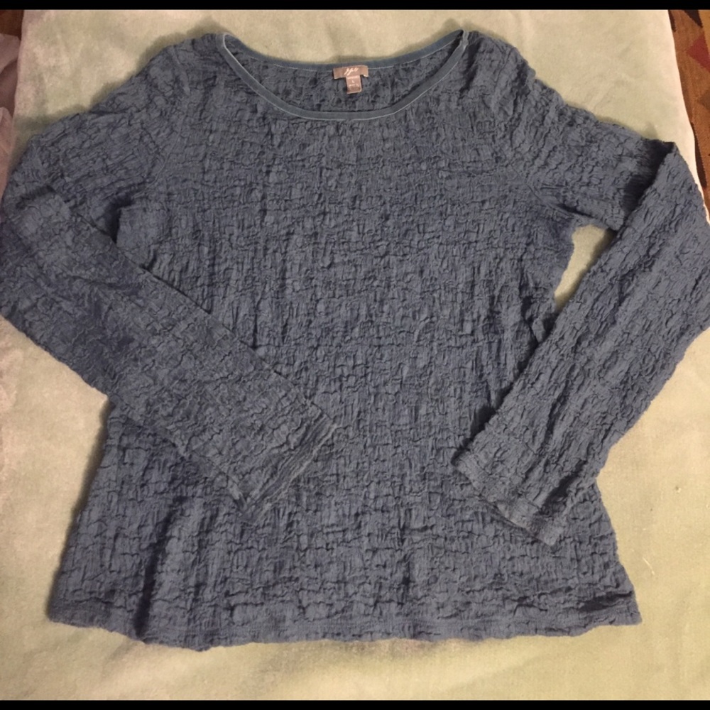 Long sleeve women's shirt