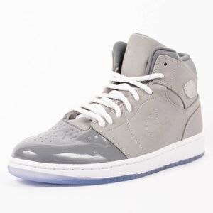 AIR JORDAN 1 RETRO 95 MENS SNEAKERS (9.5) LIKE NEW