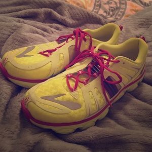 Barely worn PureFlow Brooks