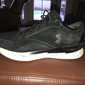 These are Under Armor Curry Lux Low.