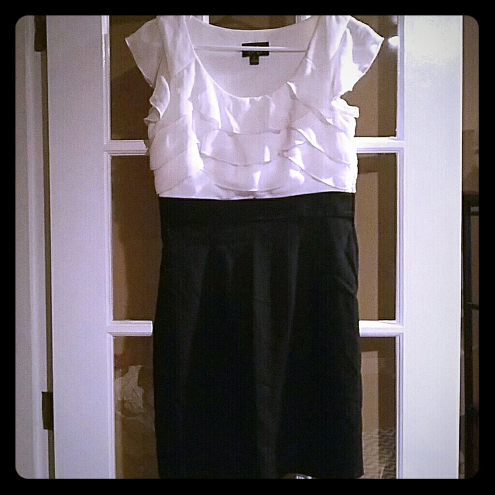 By & By Black and White Ruffled Top Dress