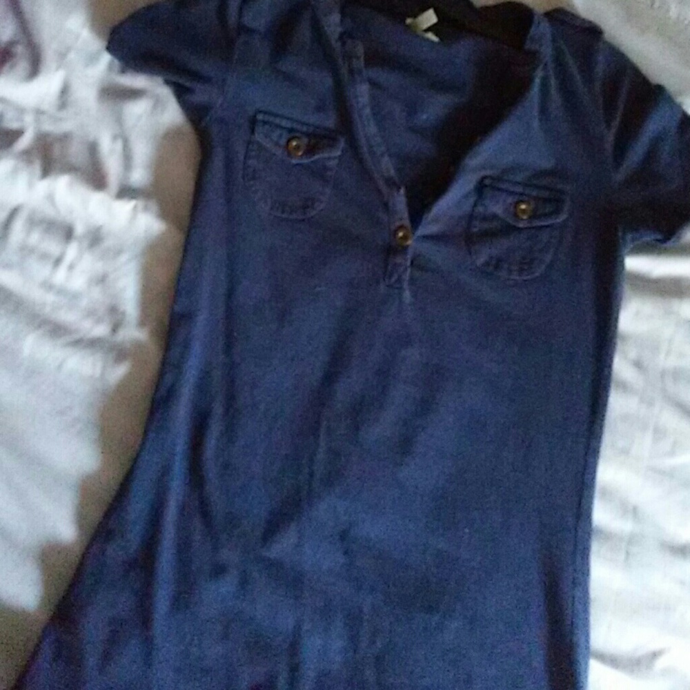 Navy v neck