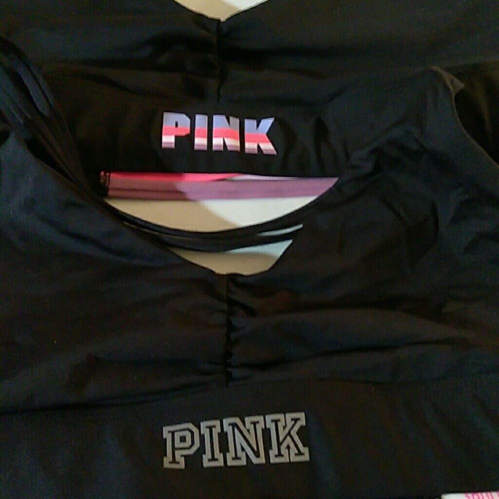 2 sports bras