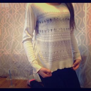 White Sweater-Shirt, embroidered.