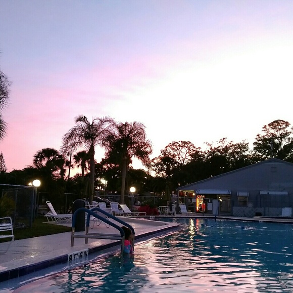 Meet your Posher, Jen. - Picture 4 of 8