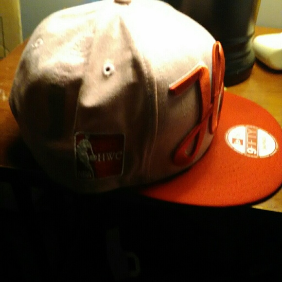 Official snap and strapbacks hardwood classics - Picture 3 of 4