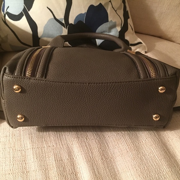 NEW PRICE! BCBG Paris Handbag - NWT - Picture 6 of 7