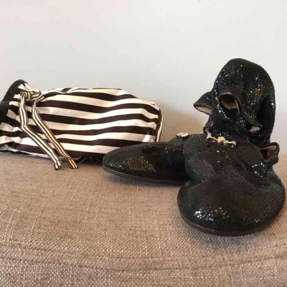 Henri Bendel Flats NWT