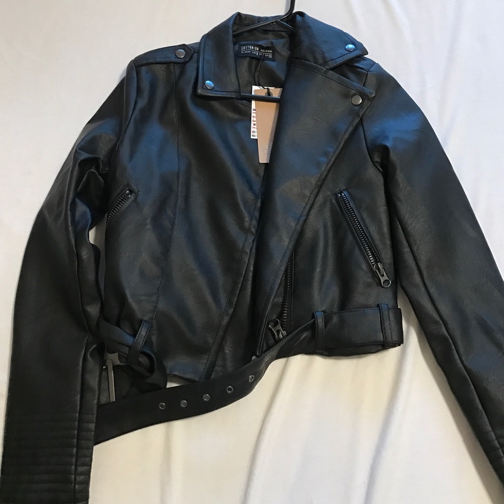 NWT leather jacket sz 4 buckles zipper pockets