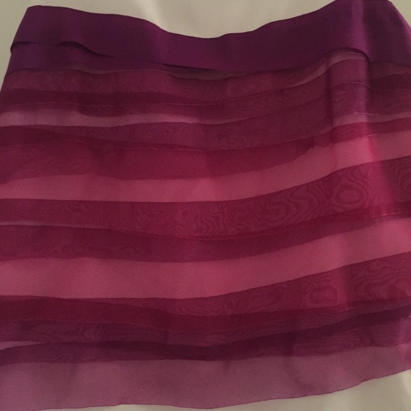 Ann Taylor white and fuchsia top - Picture 2 of 7