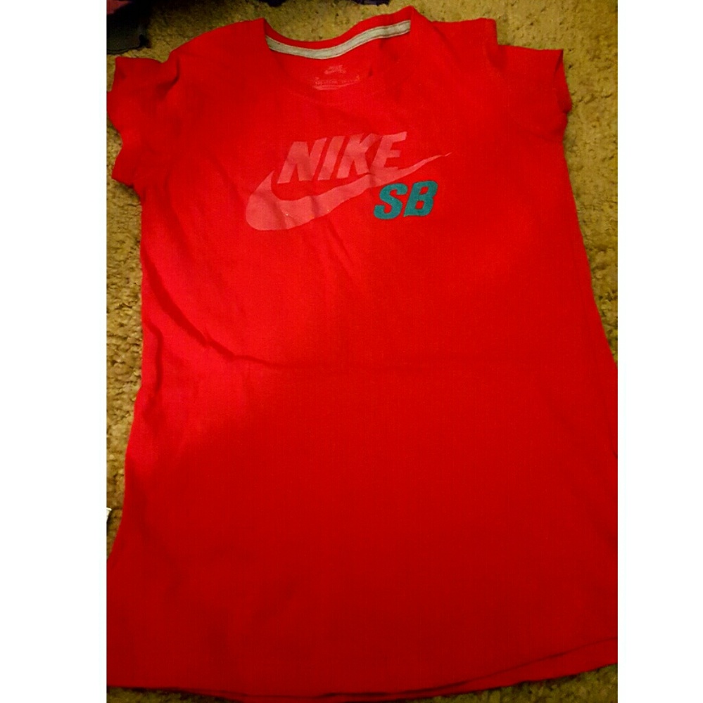 Girls Nike Shirt