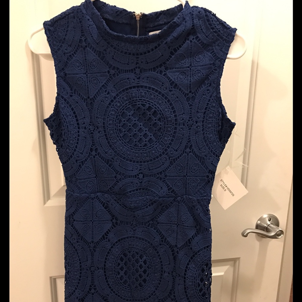 Sexy and sophisticated dress - Picture 2 of 5