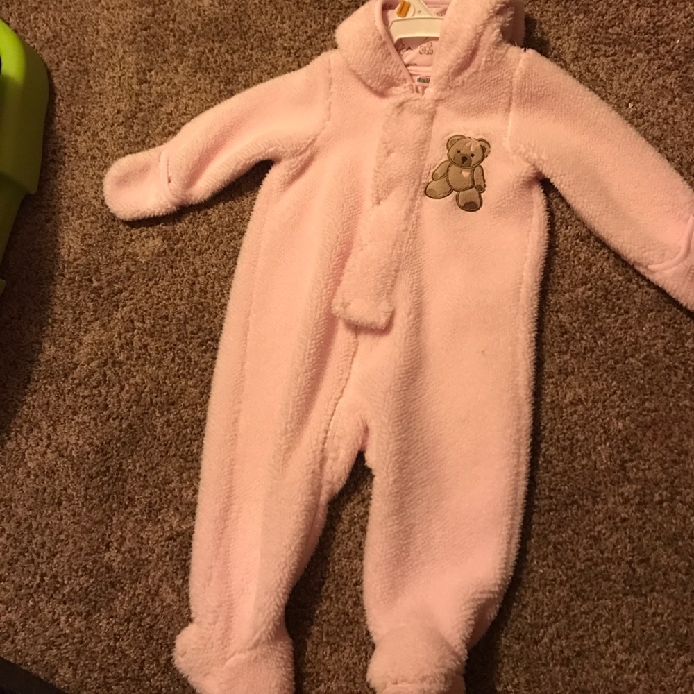 Snowsuit/ fuzzy bodysuit Never Worn