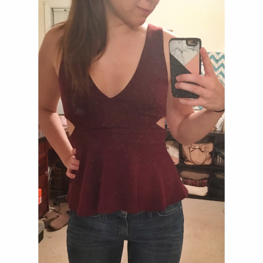 Burgundy cut out tank top