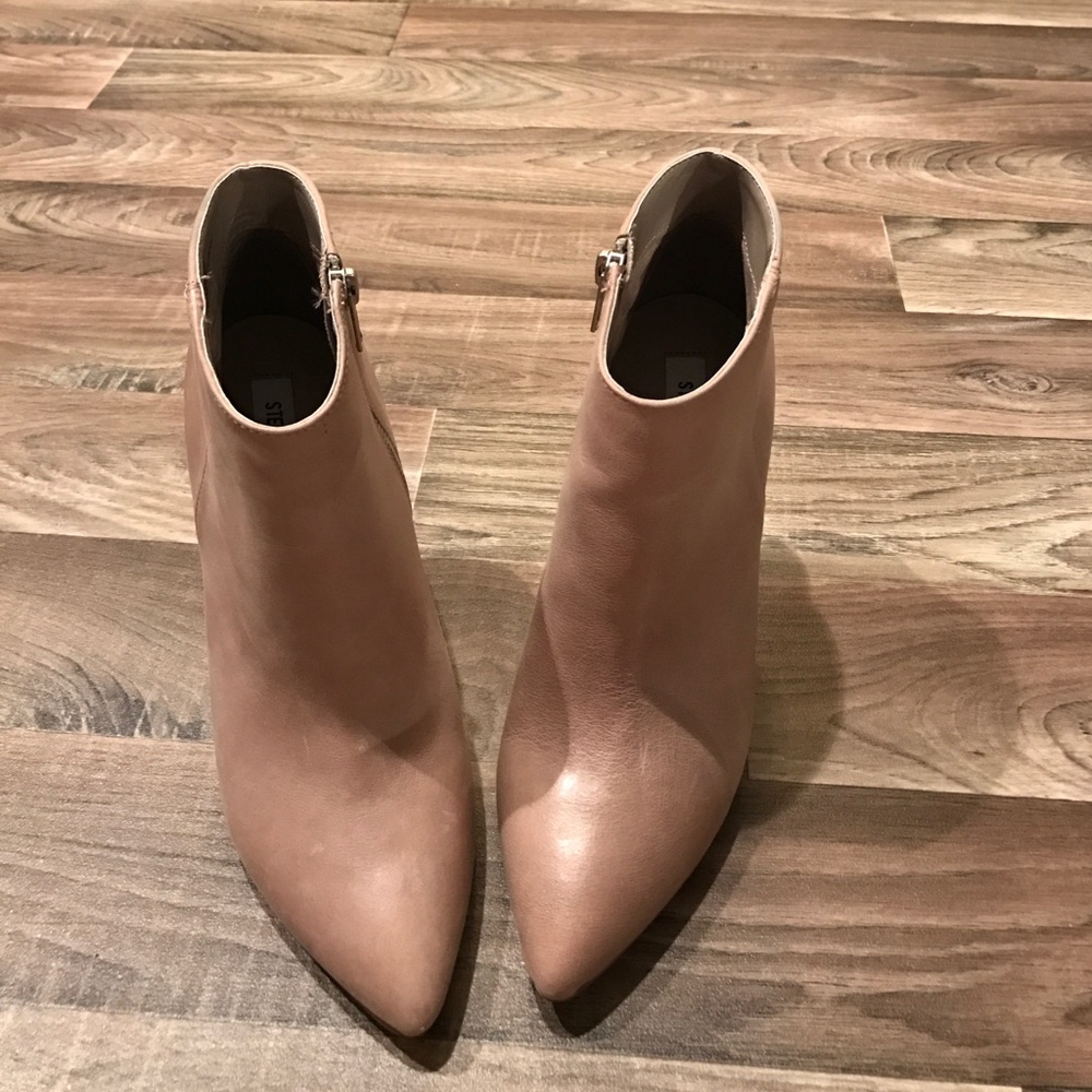 Steve Madden Nude Booties! Flawless.