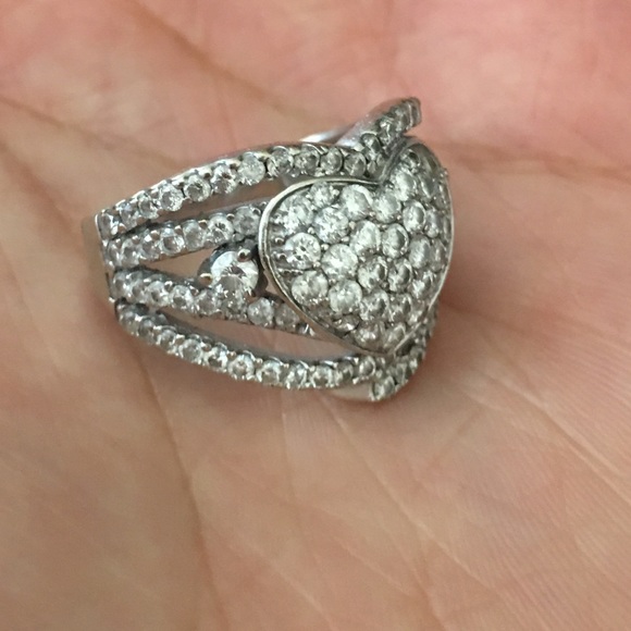 Diamond ring - Picture 2 of 3