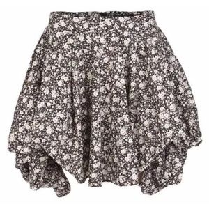 UK 🇬🇧 Ditzy Ezra Pleated Floral Mini Skirt