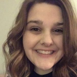 Meet your Posher, Caitlin