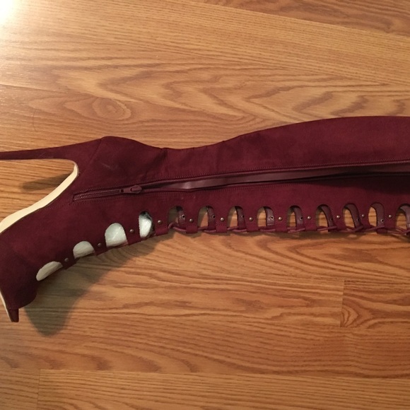 PRICE DROP 🎉 NWT❗️Burgundy High Heel Laced Boots - Picture 2 of 4