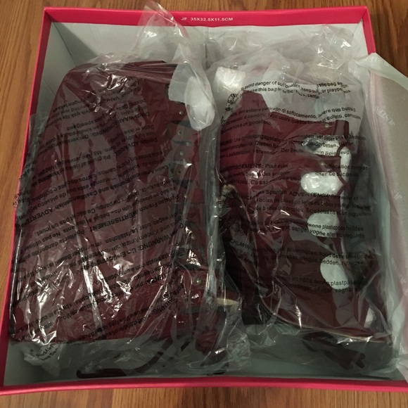PRICE DROP 🎉 NWT❗️Burgundy High Heel Laced Boots - Picture 4 of 4
