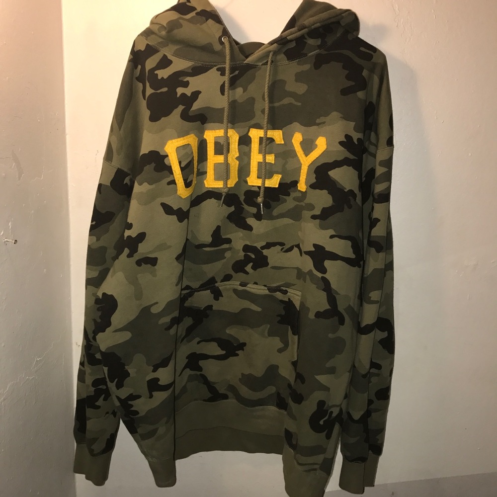 Sweatshirt