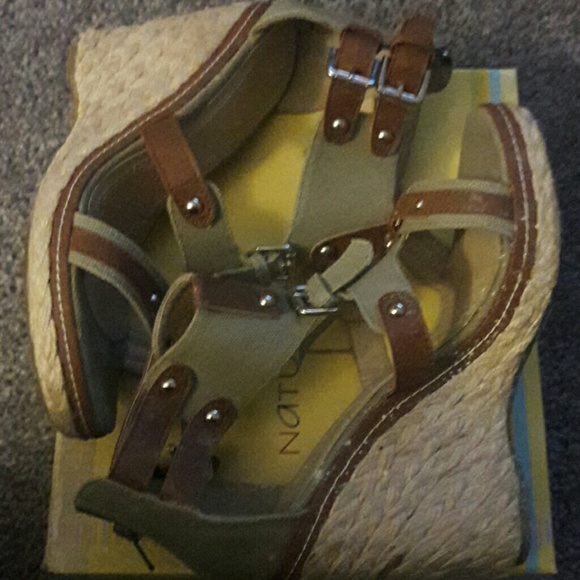 Nature Breeze Sandals - Picture 2 of 3
