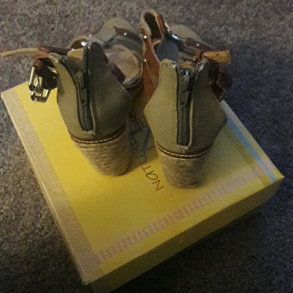 Nature Breeze Sandals - Picture 3 of 3