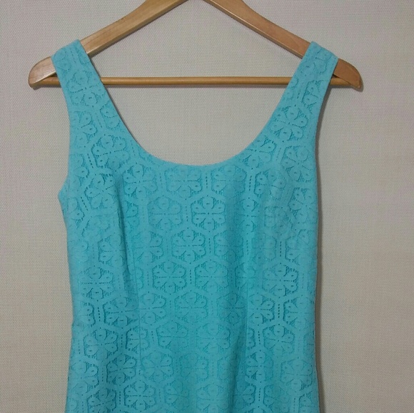 Lilly pulitzer dress. Sold out  
Size : 4 - small - Picture 3 of 6