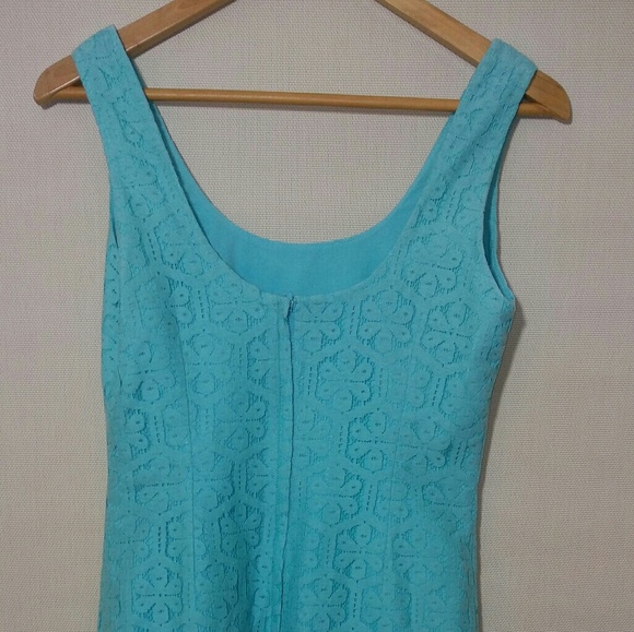 Lilly pulitzer dress. Sold out  
Size : 4 - small - Picture 6 of 6