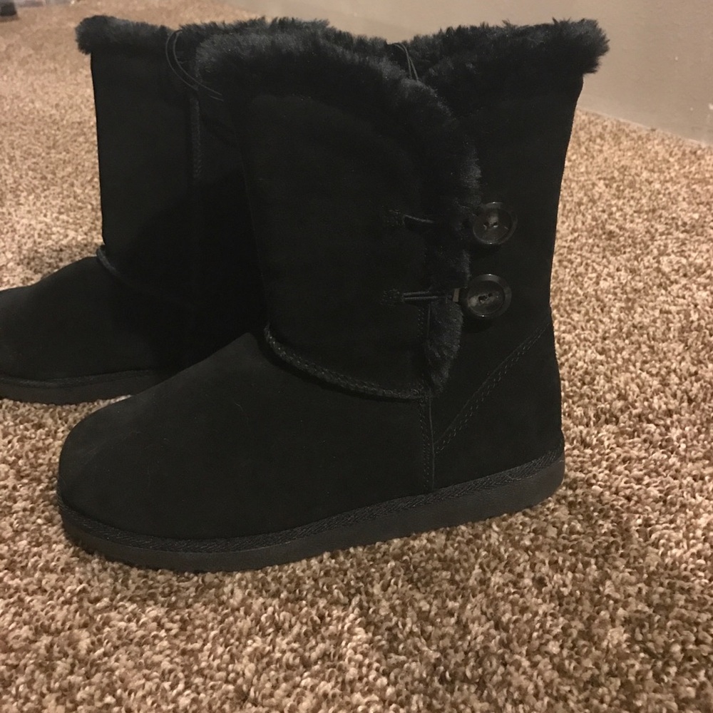 Cute black boots size 9