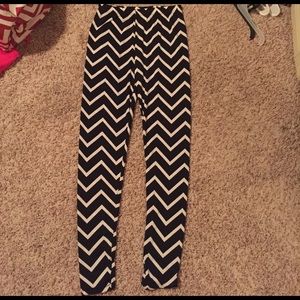 Black and White chevron leggings