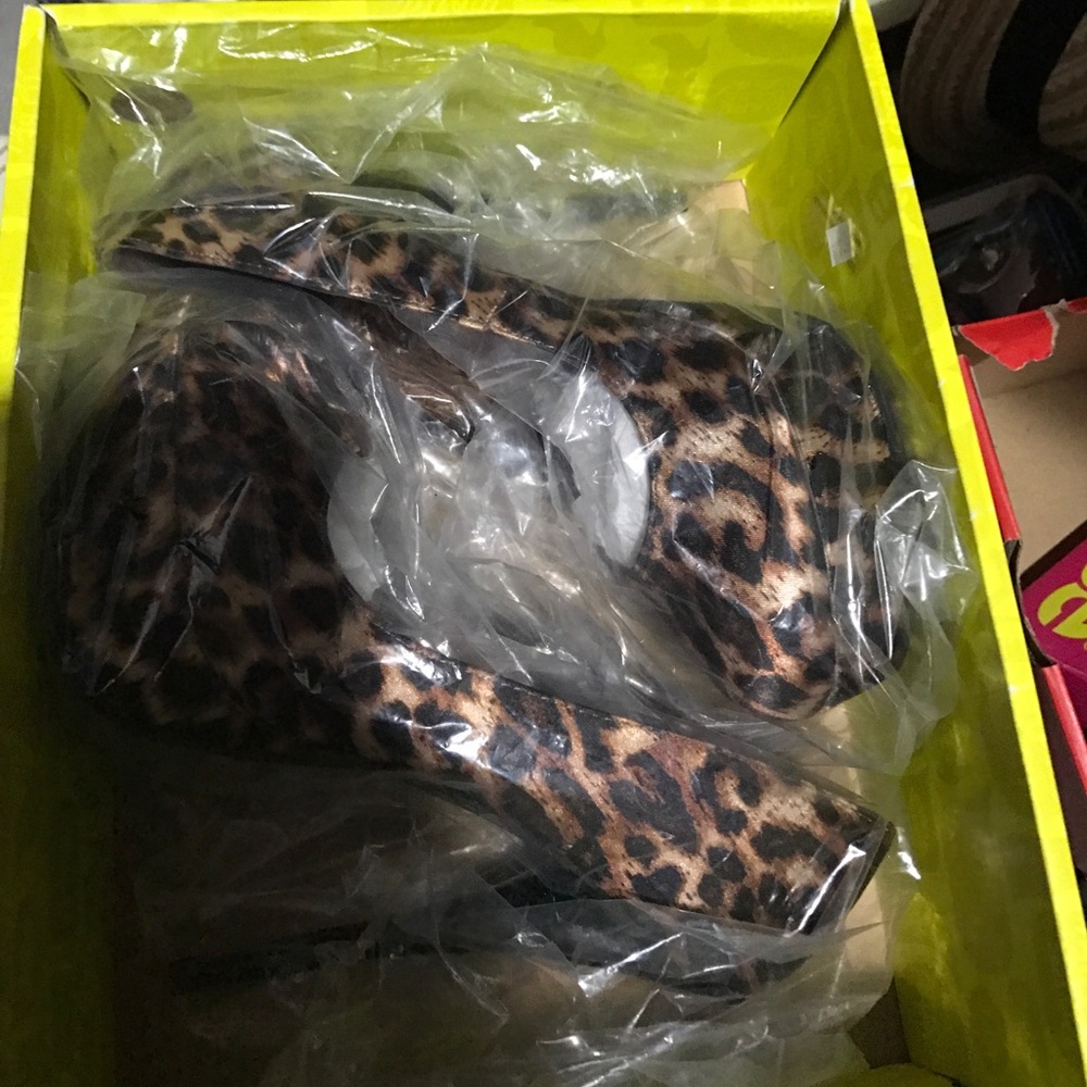 Cheetah print pumps