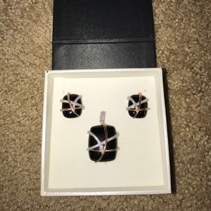 ⚡️SALE ⚡️Earring with matching necklace pendant