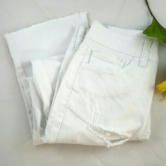 Destroyed Bright White Stretchy Denim Capri's - Picture 3 of 6