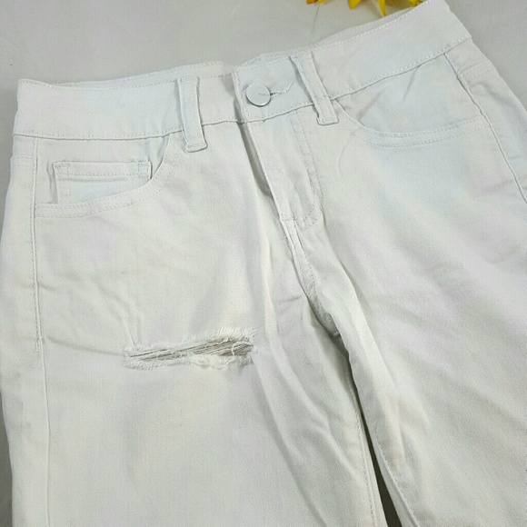Destroyed Bright White Stretchy Denim Capri's - Picture 6 of 6
