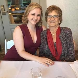 Meet your Posher, Lauren