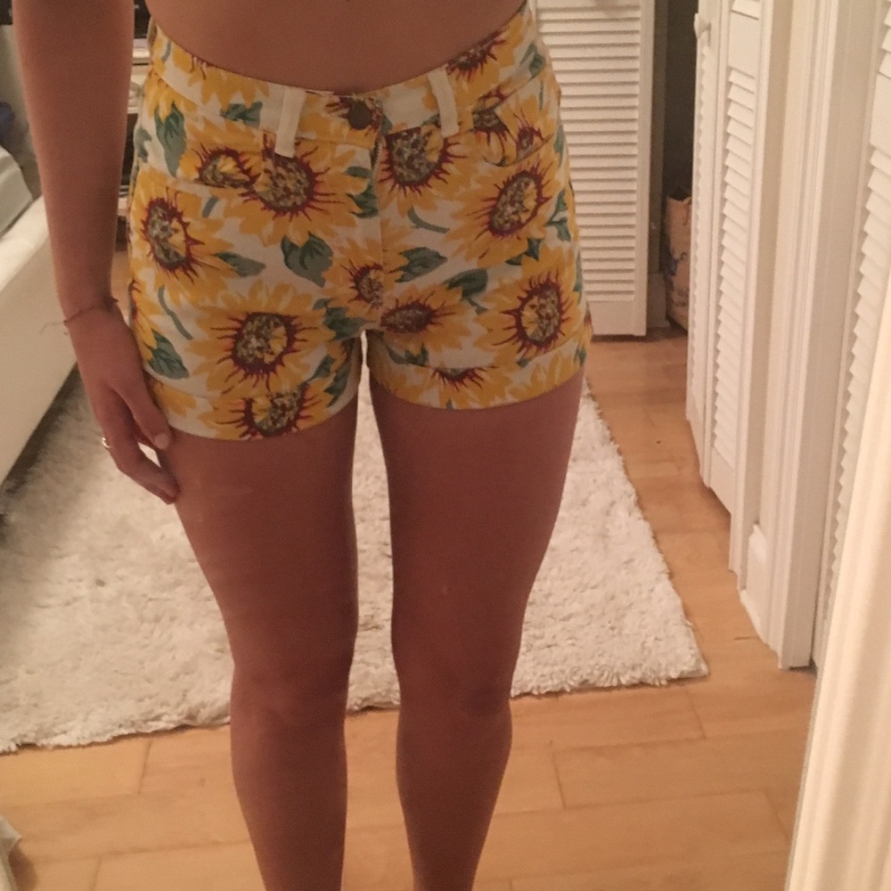 American Apparel Sunflower high-waisted shorts