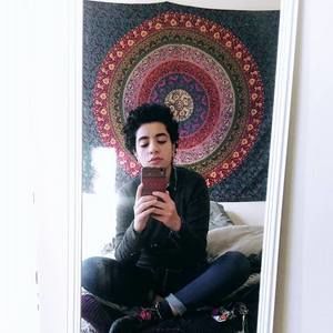 Meet your Posher, Nada