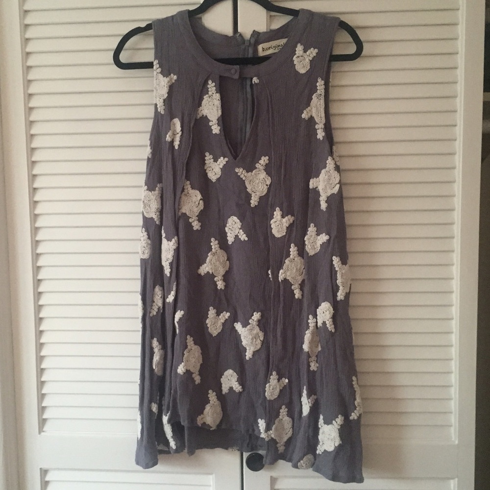 Floral embroidered tunic