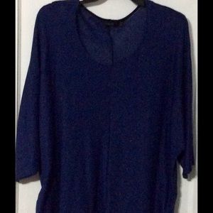 Beautiful blue lightweight 3/4 sleeves