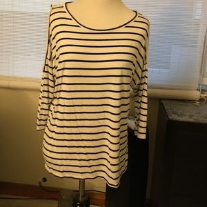 Striped 3/4 sleeve t-shirt